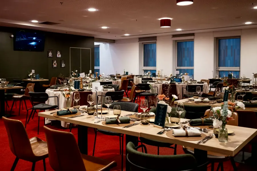 Le Club des Légendes, salle dressée